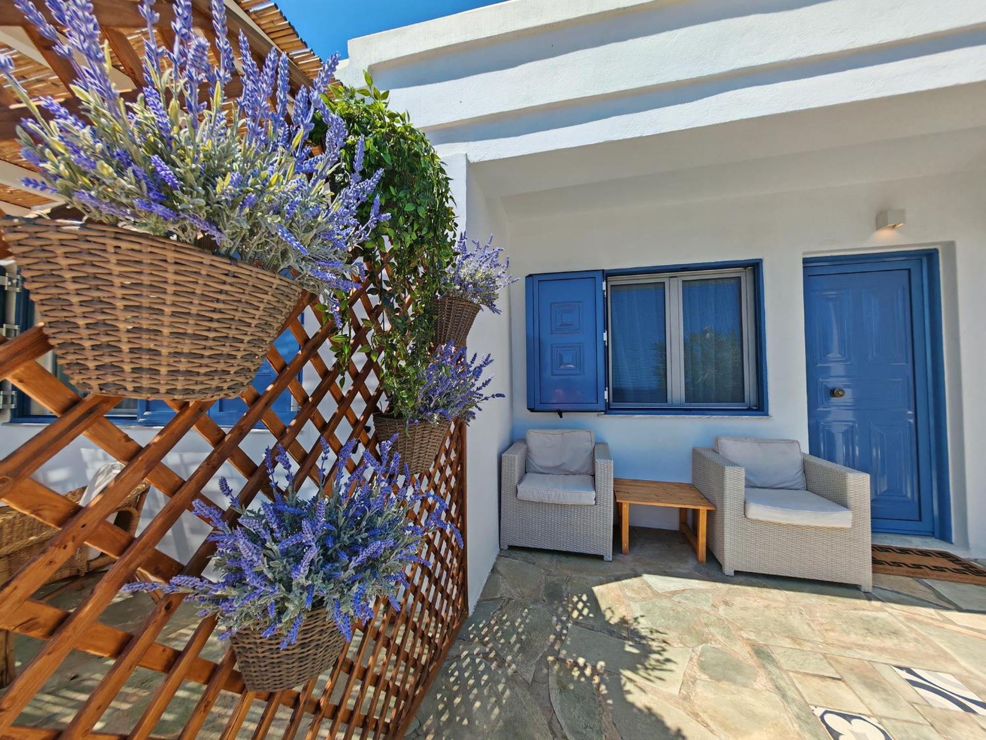 Diana'S Luxury Suites Kythnos Exterior photo
